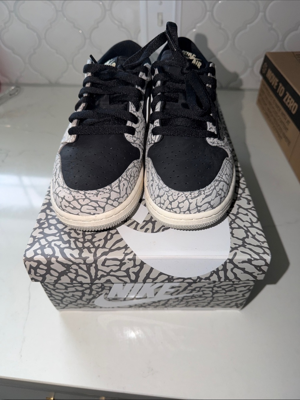 Air Jordan 1 Retro Low OG (GS) Black White Elephant Print Low-Top Sneakers 6.5Y - Picture 4 of 9